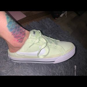 NIKE SLIP ON MULE
